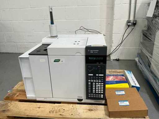 Agilent - 7890B - Gaschromatograafsysteem
