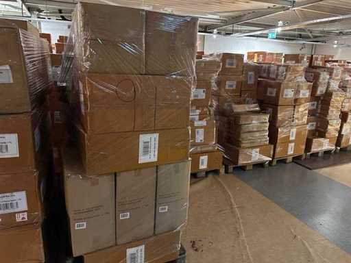 Décoration de fête, valeur au détail 2 000 €