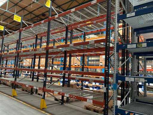 Pallet rack without contents (1x box size)
