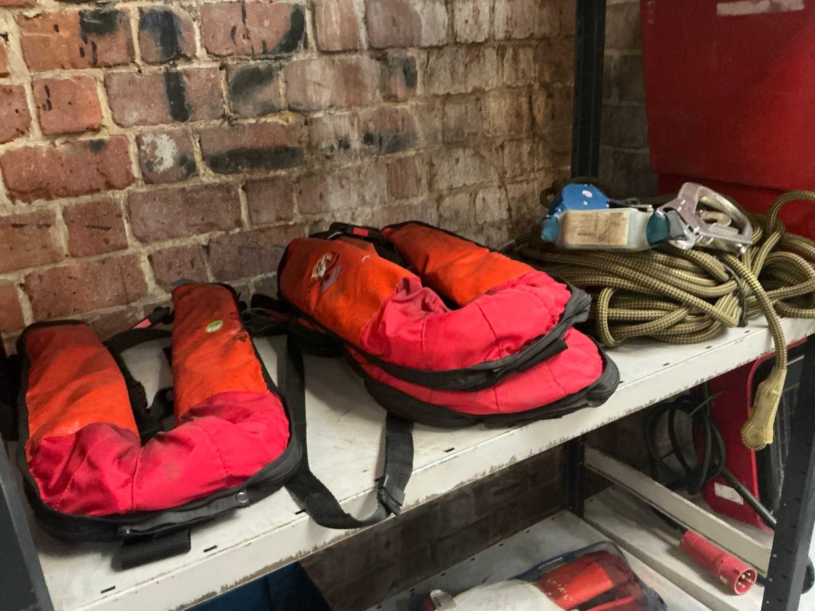 Mullion Divansi Life Jacket (5x)