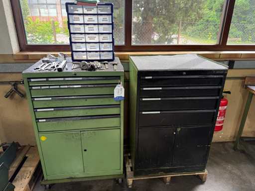   Lot Workshop drawer cabinets with contents 