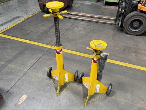 BUTT TS30 2 Heavy Duty Stand Racks 