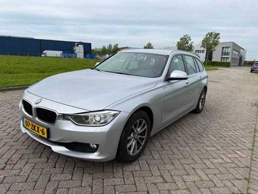 BMW 320i Touring High Executive; 07-ZKX-6 