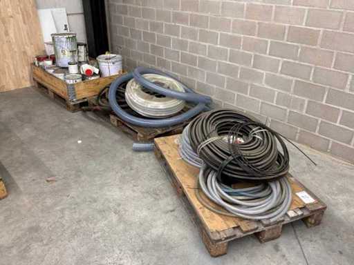 Batch of hoses and seals