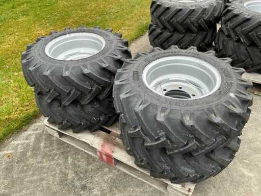 BKT AS504 Tire with rim (4x)