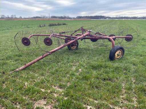 Vicon Sprintmaster soil driven rake