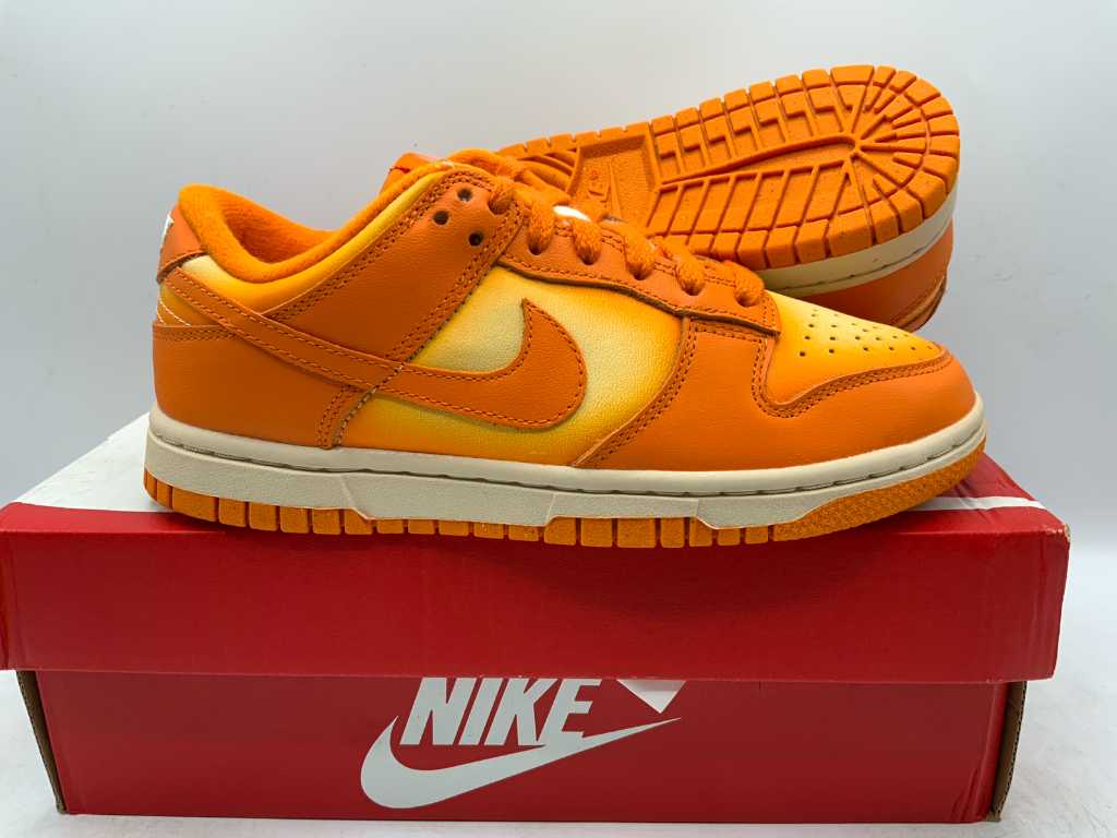 Nike Dunk Low Magma Orange/Magma Orange Sneakers 35.5