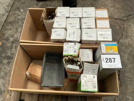 Partij diverse schroeven en isolatiepluggen