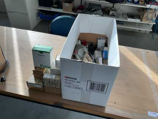 Moeller – różne materiały instalacyjne