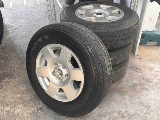 Security - Road 2003 - Car tire (4x)