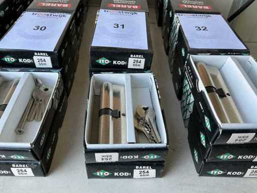 Zamki cylindryczne Barel Lot, w tym 3 klucze