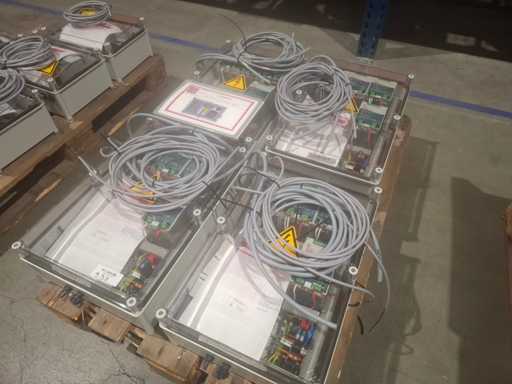 Caja de conversión de HVDC a 24VDC - Gridcon (4x)