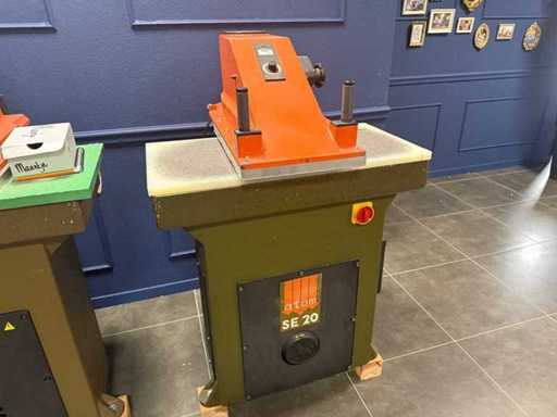 Atom - SE 20 - Leather machine tool