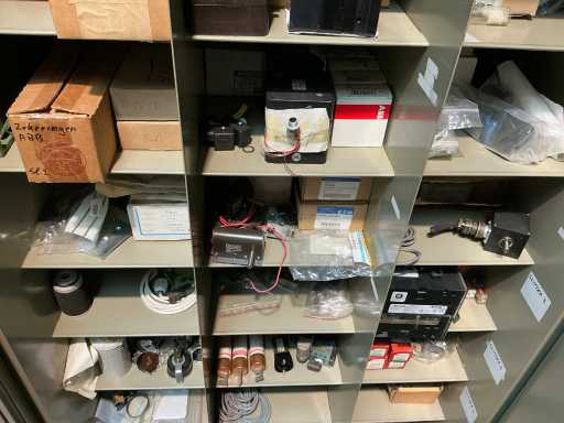 Lot de pièces électroniques