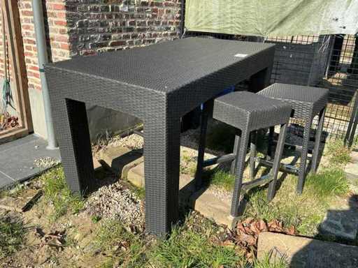 Tuintafel + 3x barkruk