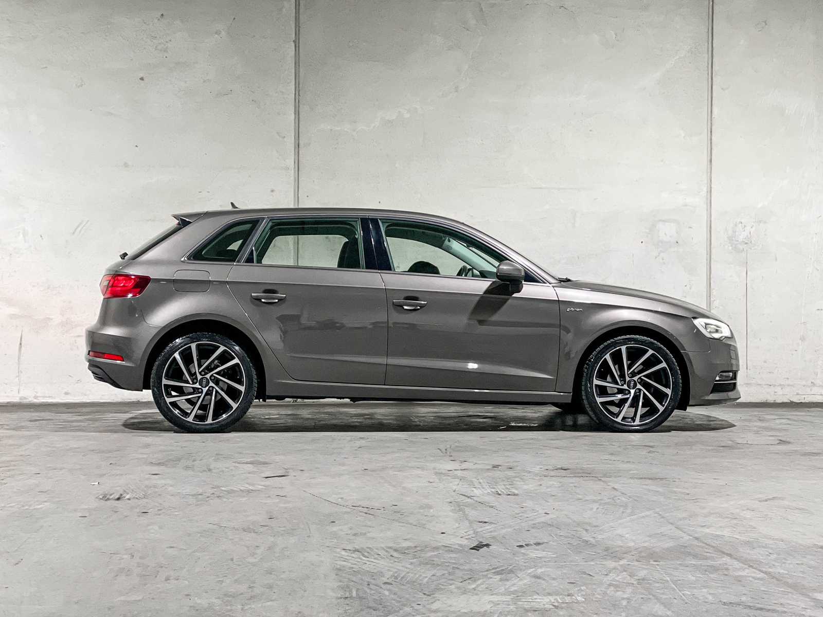 Audi A3 Sportback 1.4 TFSI Ambition Pro Line plus g-tron 110hp 2014, 7-TLL-20