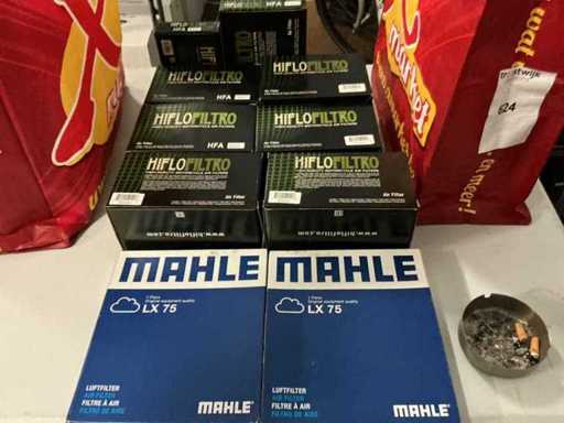 Partij Diverse waaronder,oliefilters,aircofilters enz.