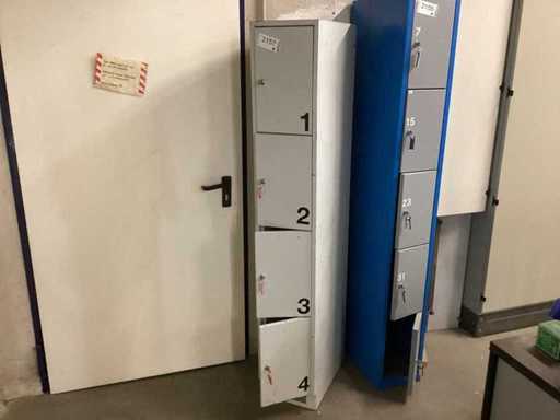 Schliessfachschrank 4-fach mit Schlüssel ca.2m hoch