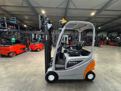 08/2025 Servizio + UVV 09/2026 Still RX20-16P 1.600kg Triplex 490cm Carrello elevatore elettrico 6.428 ore