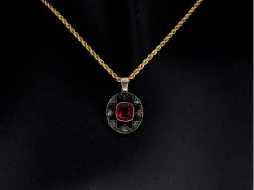 Gouden hanger met natuurlijke diamant en robijn