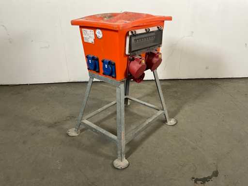 2018 Jäger Direkt Rondo 32A RA Verdeelkast 32A (32-2/400V, 16-6/ )