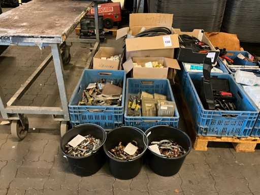 Elektrisches Zubehör + Werkzeuge