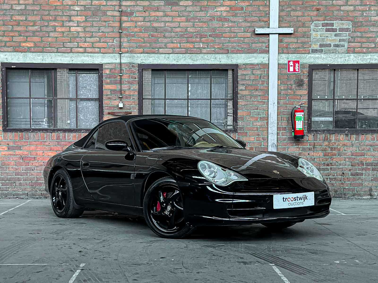 Porsche 911 Carrera 4 Cabriolet 3.6 996 320pk 2002 Youngtimer HANDGESCHAKELD 