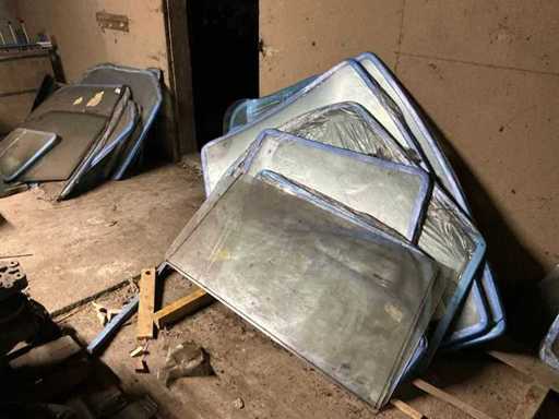 New Holland Un lot mare de ferestre originale ale cabinei