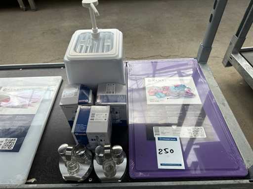 Divers ustensiles de cuisine