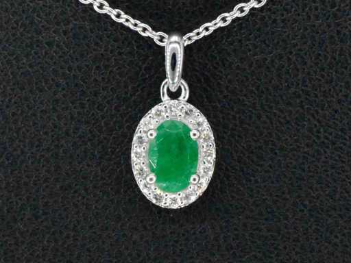 Witgouden entourage hanger met smaragd en diamanten