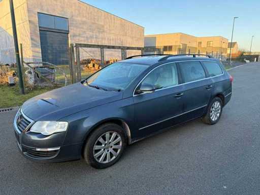 VOLKSWAGEN - 2010 - PASSAT - Personenauto