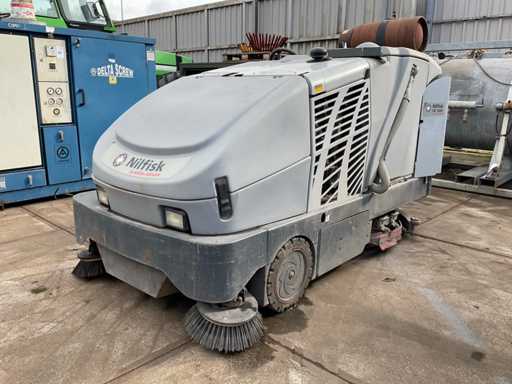 Nilfisk CR 1200 Zelfrijdende veegmachine