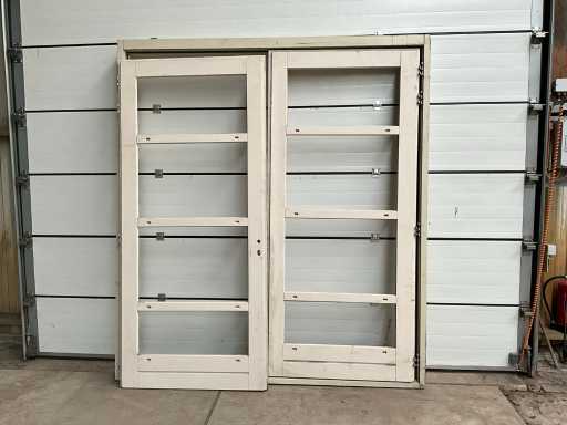 Hartholzrahmen mit Terrassentüren