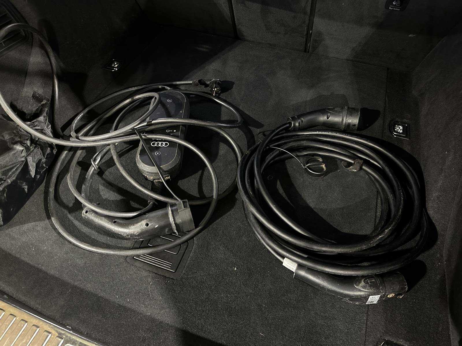 Audi e-tron 50 Quattro Business Edition 313pk 2020 (Origineel-NL), J-761-NS