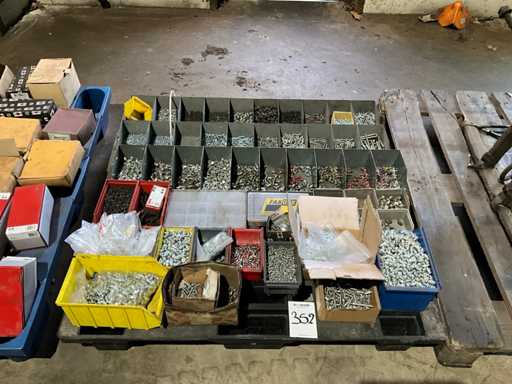 Matériaux de fixation et de finition