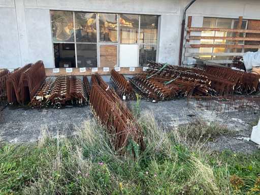 O mul?ime mare de fier de armare