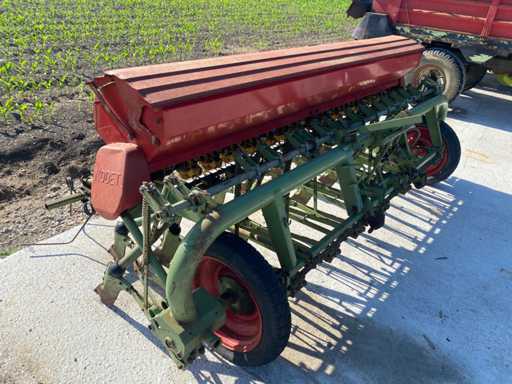 NODET GOUGIS SEMINATRICE MECCANICA seminatrice per coltri 3M a 17 file con erpice posteriore