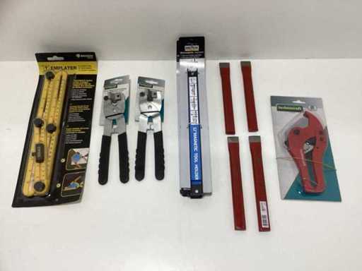 Divers outils manuels - 11 pièces