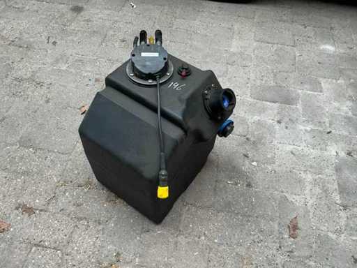 Ad bluetank with built-in pump