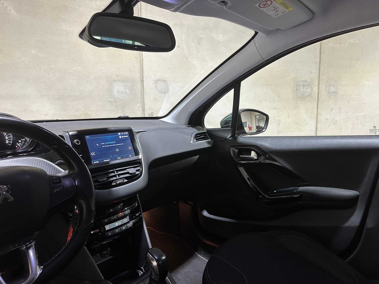 Peugeot 208 1.2 PureTech Blue Lease Executive 82hp 2018, TB-383-S