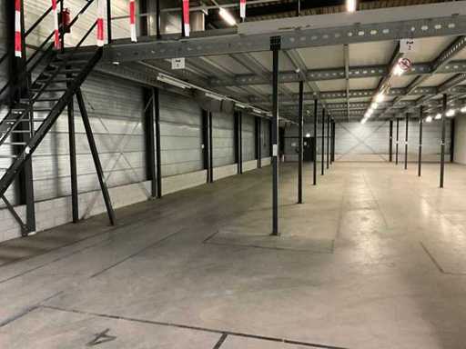800 m2 Mezzanine floor