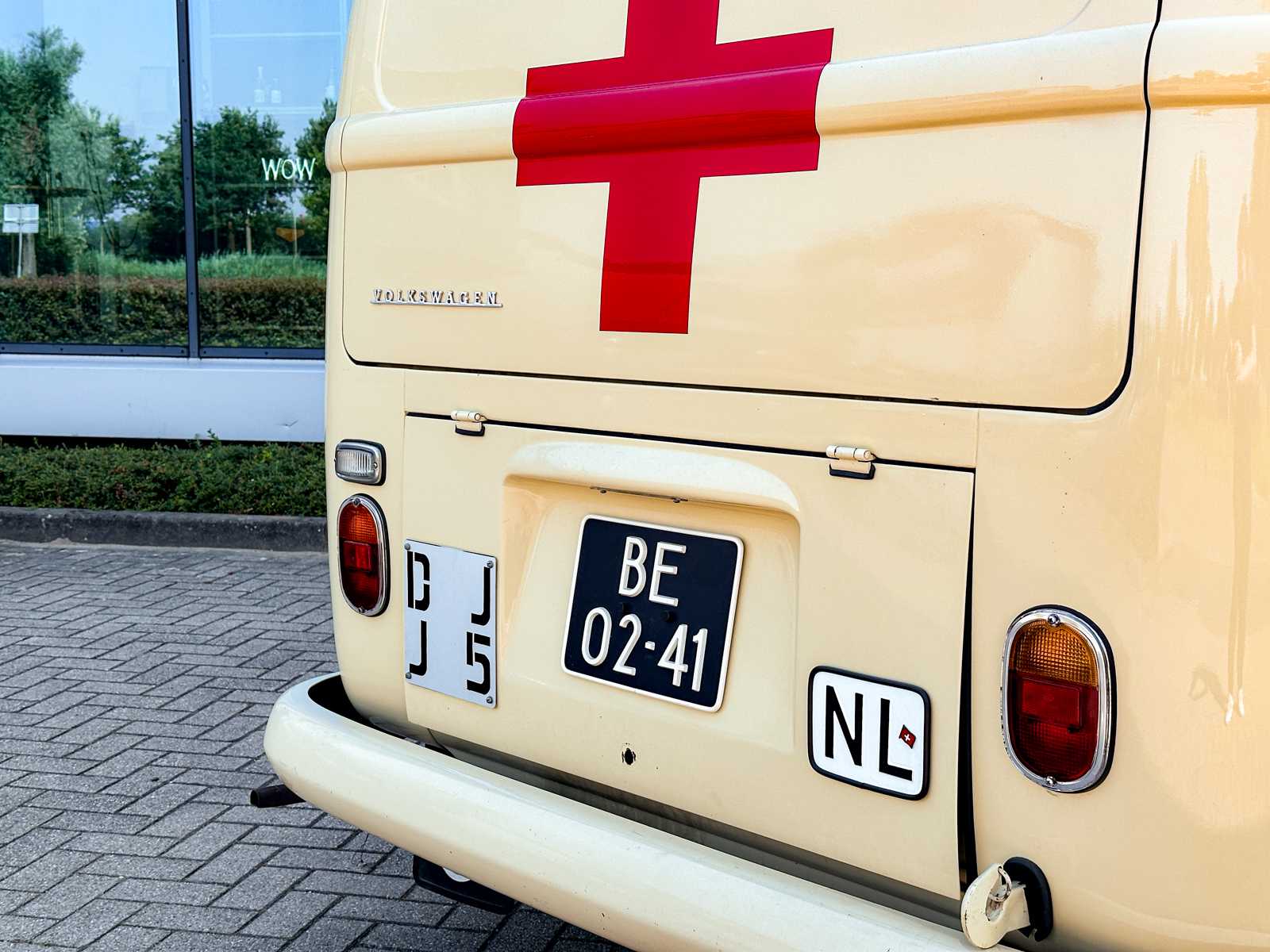 Volkswagen T1 Ambulance Transporter 1500-27 1965, BE-02-41