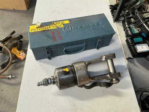 Outil de sertissage hydraulique Cembre