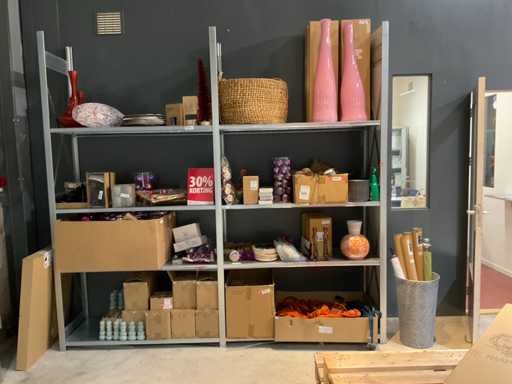 Lotto di materiali decorativi