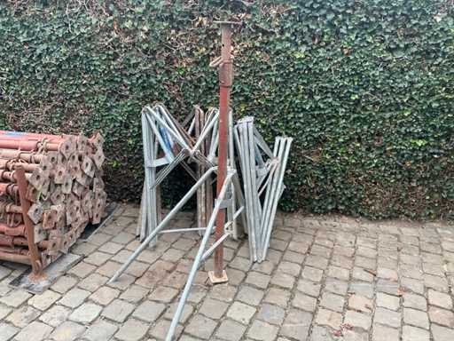 Support posts for cadet braces Various building materials (12x)