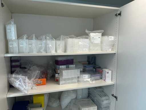 Kast met robotverbruiksmateriaal