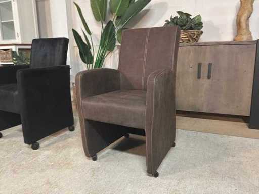 Fauteuil mobile en cuir