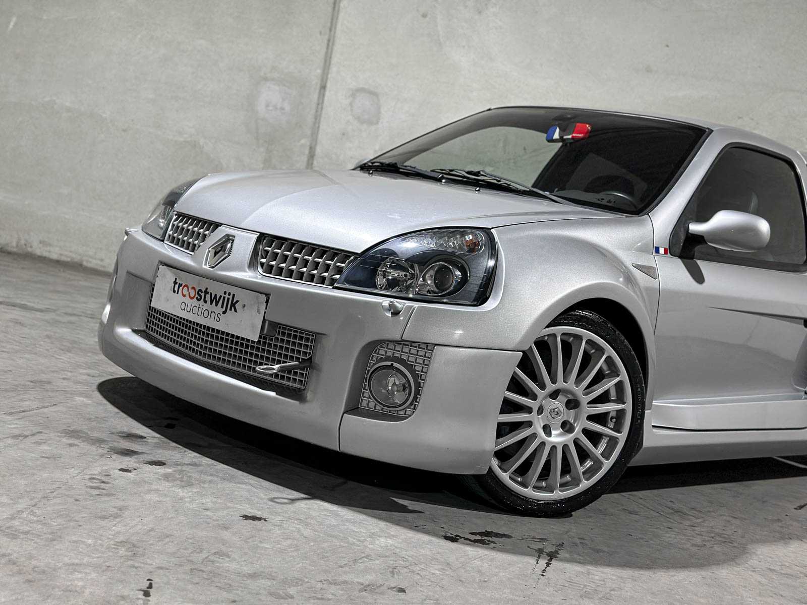 Renault Clio V6 3.0 Sport RS Phase 2 (NR 149) 255pk 2004 Youngtimer