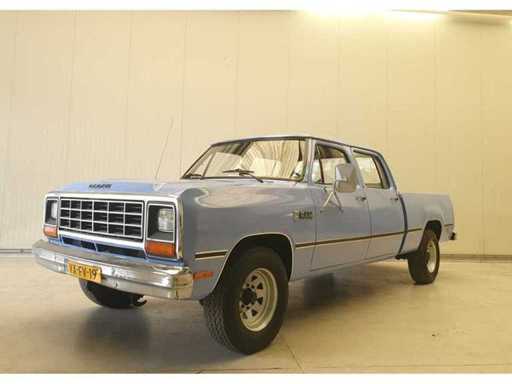 Trucks, vintage cars, hand tools and truck parts