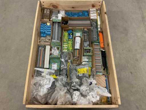 Un lot de material de instalare